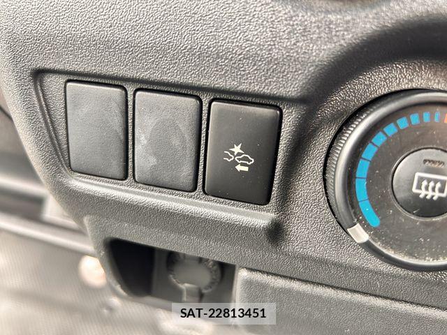 Toyota REGIUSACE VAN 2018-01 7879134-7