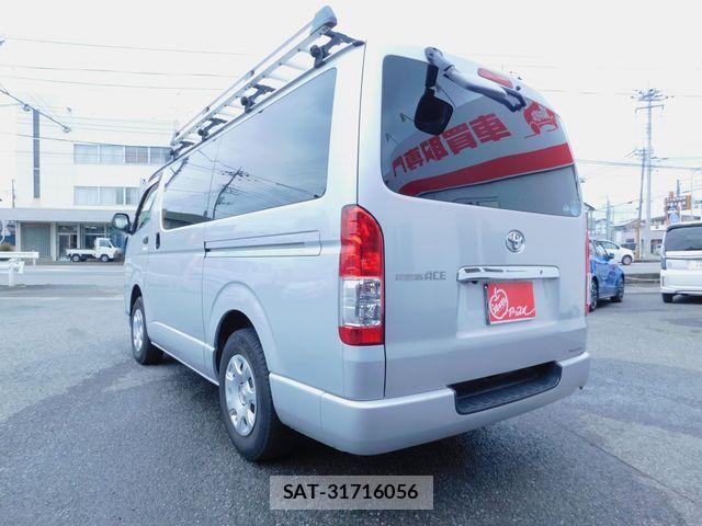 Toyota REGIUSACE VAN 2016-04 8661262-5