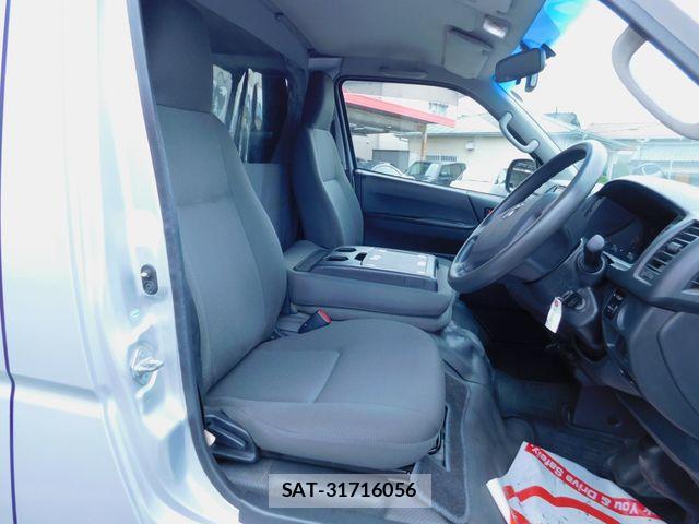 Toyota REGIUSACE VAN 2016-04 8661262-6