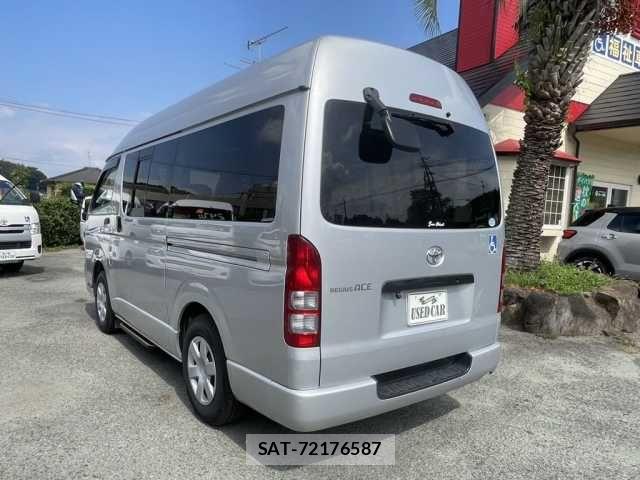 Toyota REGIUSACE VAN 2013-03 8831296-12