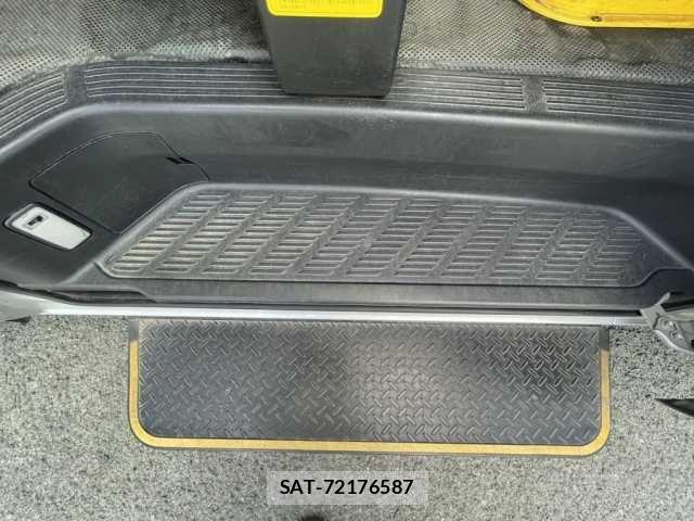 Toyota REGIUSACE VAN 2013-03 8831296-8