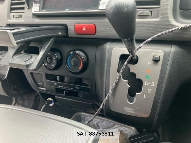 Toyota REGIUSACE VAN 2006-03 8831298-17