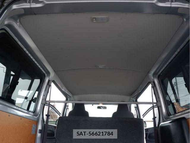 Toyota REGIUSACE VAN 2017-04 8849899-10