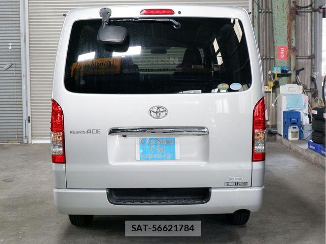 Toyota REGIUSACE VAN 2017-04 8849899-2