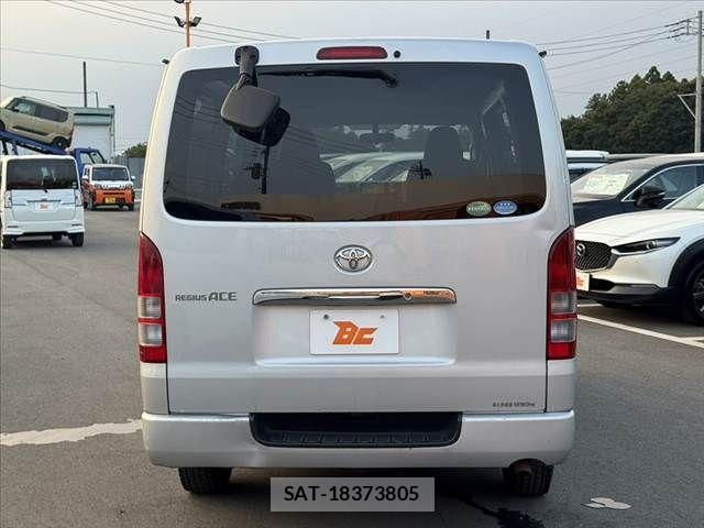 Toyota REGIUSACE VAN 2012-01 8209853-13