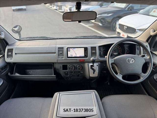Toyota REGIUSACE VAN 2012-01 8209853-1