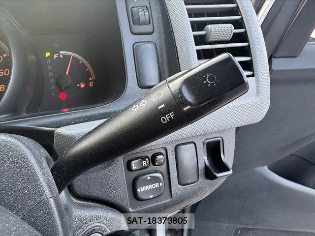Toyota REGIUSACE VAN 2012-01 8209853-21