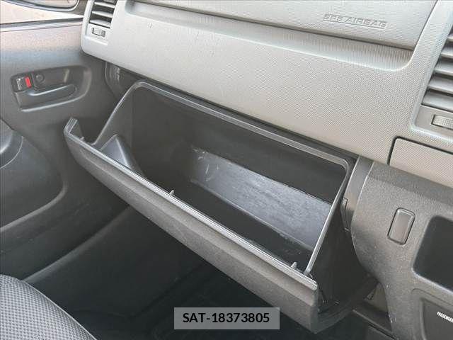 Toyota REGIUSACE VAN 2012-01 8209853-24