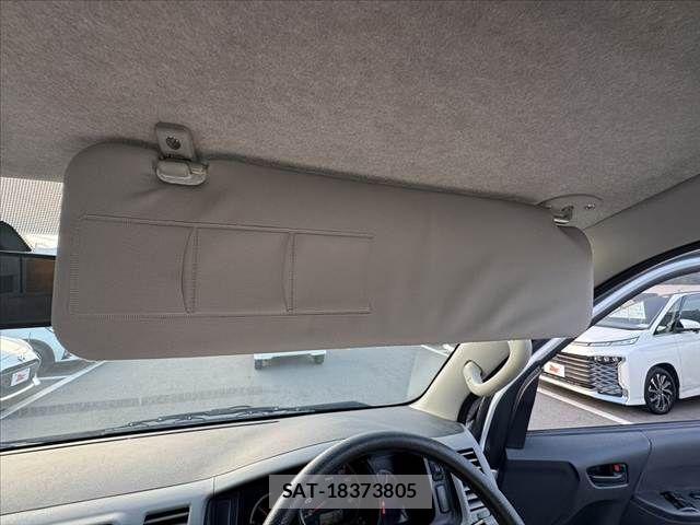 Toyota REGIUSACE VAN 2012-01 8209853-25
