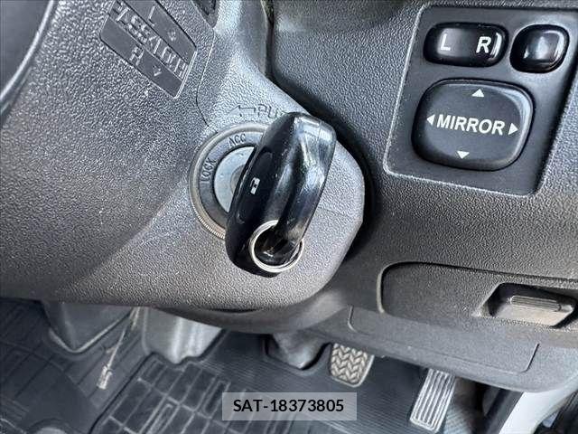 Toyota REGIUSACE VAN 2012-01 8209853-5