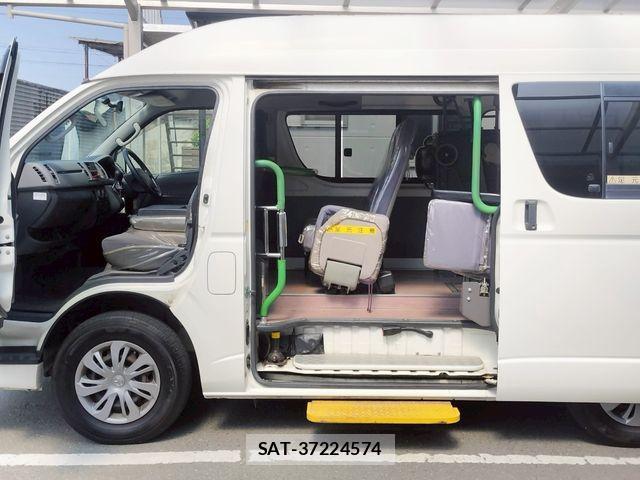 Toyota REGIUSACE VAN 2011-01 1141806-2