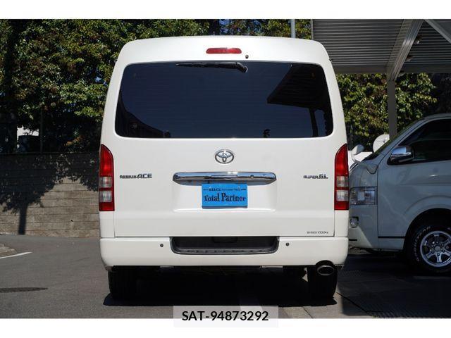 Toyota REGIUSACE VAN 2013-05 1198558-8