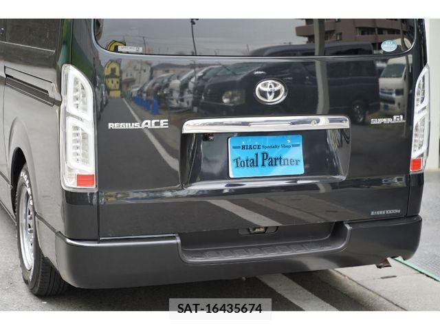Toyota REGIUSACE VAN 2009-12 1259017-8
