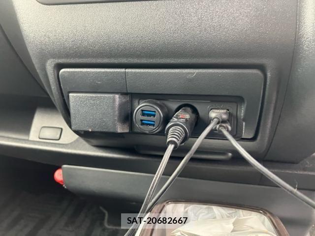 Toyota REGIUSACE VAN 2016-10 1293589-17