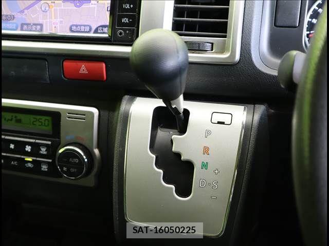 Toyota REGIUSACE VAN 2017-07 1381642-12
