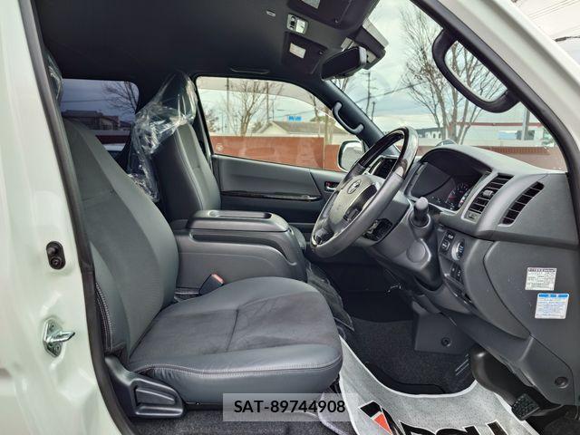 Toyota REGIUSACE VAN 2019-02 2085352-9