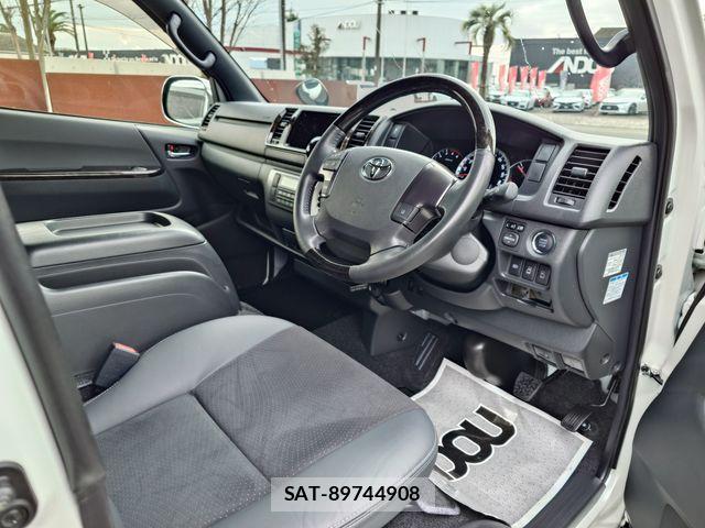Toyota REGIUSACE VAN 2019-02 2085352-10