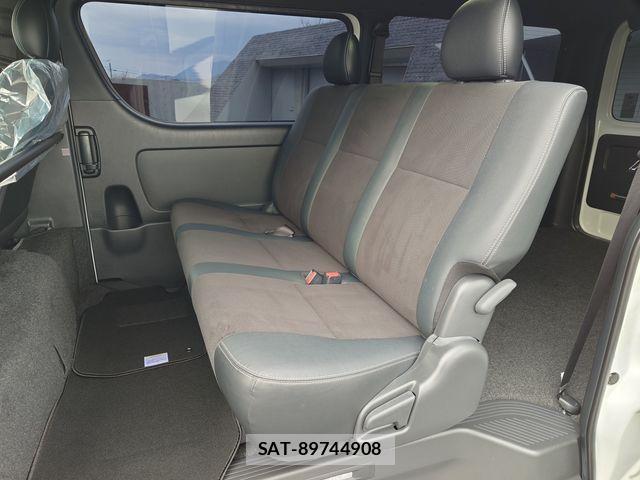 Toyota REGIUSACE VAN 2019-02 2085352-18