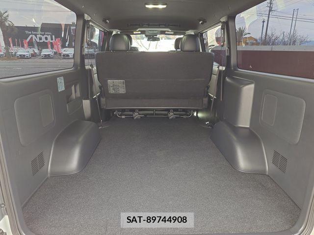Toyota REGIUSACE VAN 2019-02 2085352-19