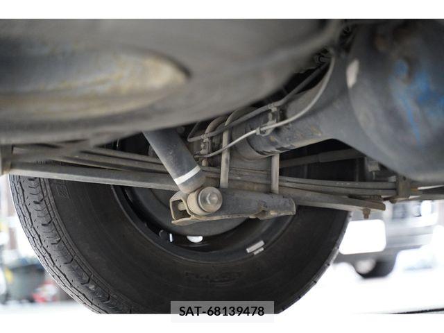 Toyota REGIUSACE VAN 2005-03 6017055-12