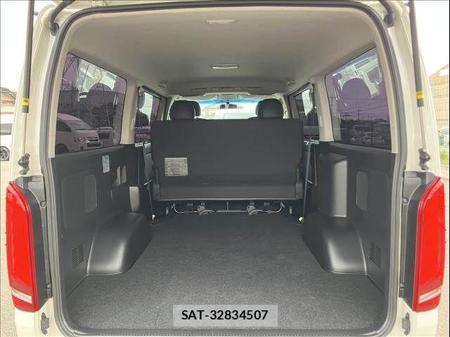 Toyota REGIUSACE VAN 2015-04 6247016-19