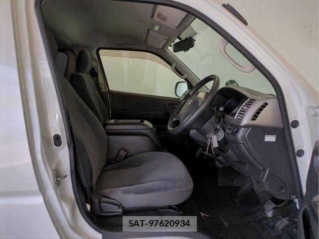 Toyota REGIUSACE VAN 2012-04 6502602-26