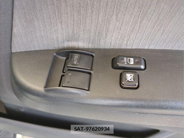 Toyota REGIUSACE VAN 2012-04 6502602-29