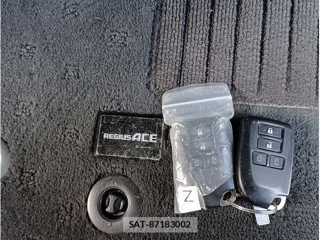 Toyota REGIUSACE VAN 2015-02 7060443-12