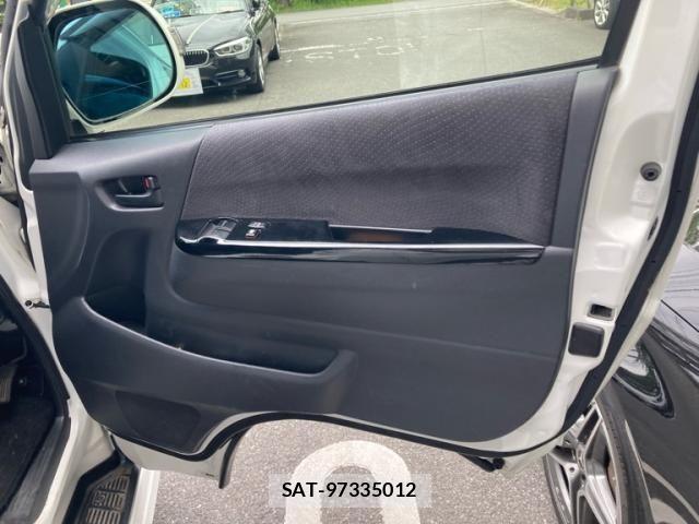 Toyota REGIUSACE VAN 2013-07 7224184-15