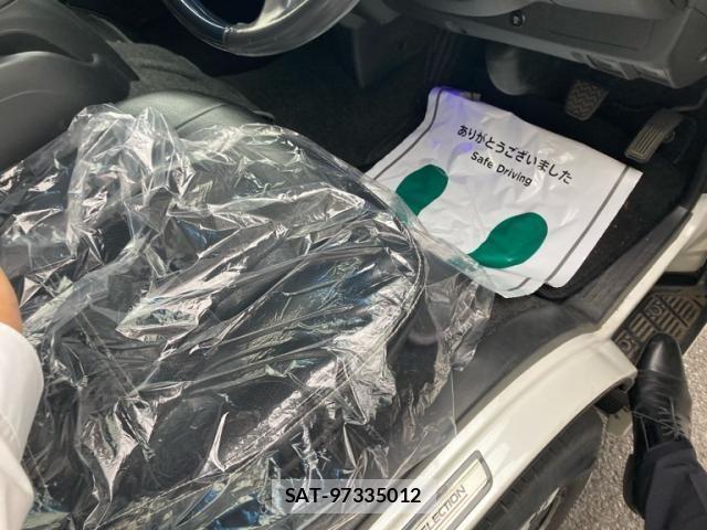 Toyota REGIUSACE VAN 2013-07 7224184-18