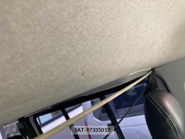 Toyota REGIUSACE VAN 2013-07 7224184-24