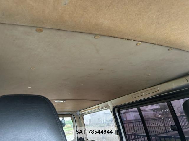 Toyota REGIUSACE VAN 2006-07 7224180-19