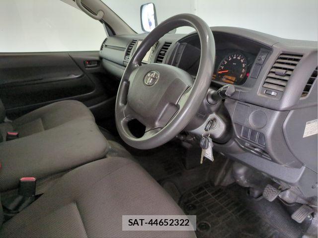 Toyota REGIUSACE VAN 2015-12 7329701-25