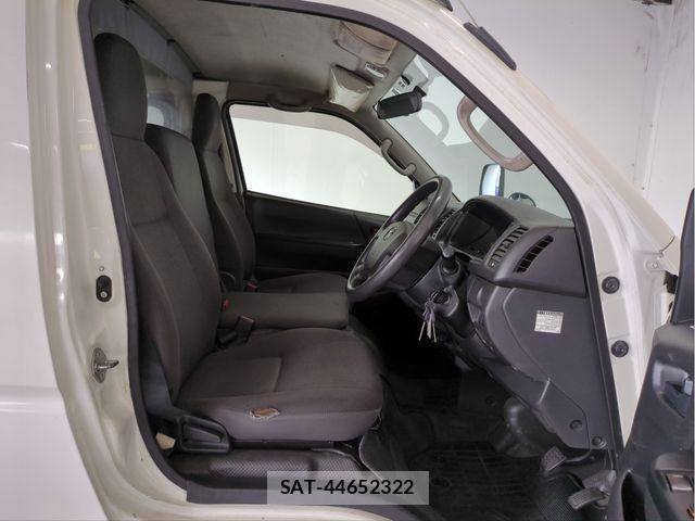 Toyota REGIUSACE VAN 2015-12 7329701-26