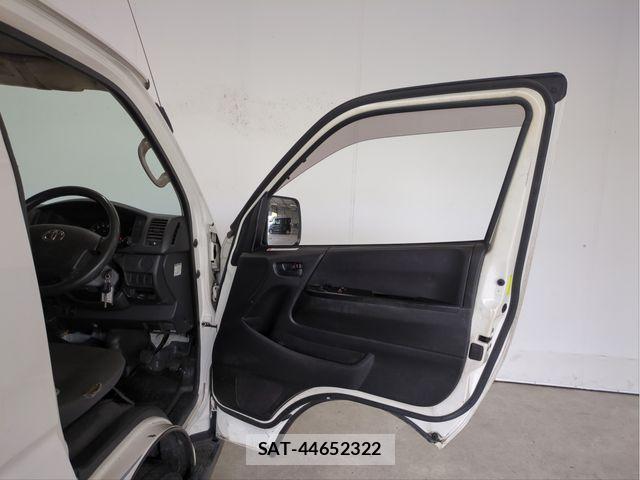 Toyota REGIUSACE VAN 2015-12 7329701-27