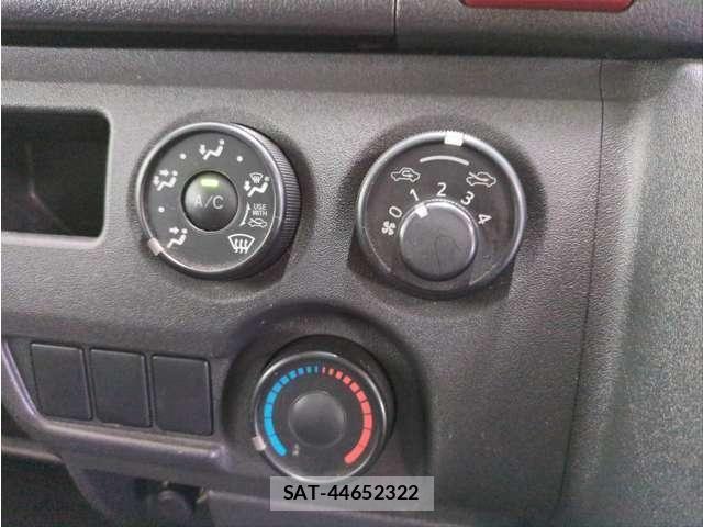 Toyota REGIUSACE VAN 2015-12 7329701-29