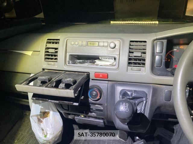 Toyota REGIUSACE VAN 2013-11 7329702-19