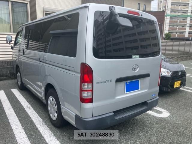 Toyota REGIUSACE VAN 2006-09 7727854-3
