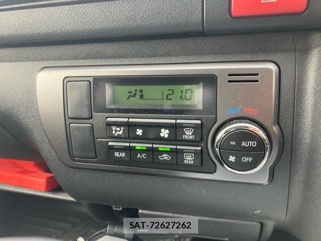 Toyota REGIUSACE VAN 2017-03 7879142-8