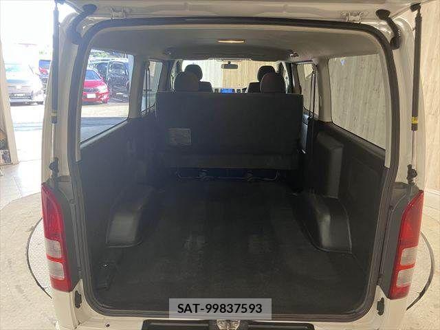 Toyota REGIUSACE VAN 2011-06 7963558-9