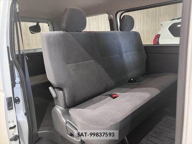 Toyota REGIUSACE VAN 2011-06 7963558-8