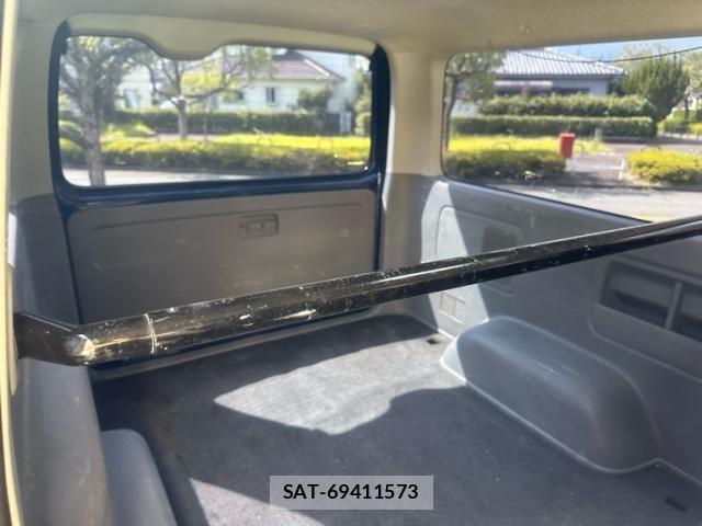 Toyota REGIUSACE VAN 2006-12 8101564-12