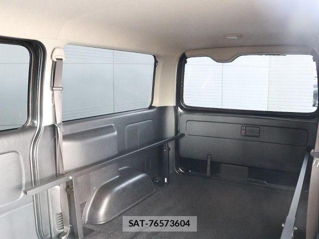 Toyota REGIUSACE VAN 2018-01 8132080-9