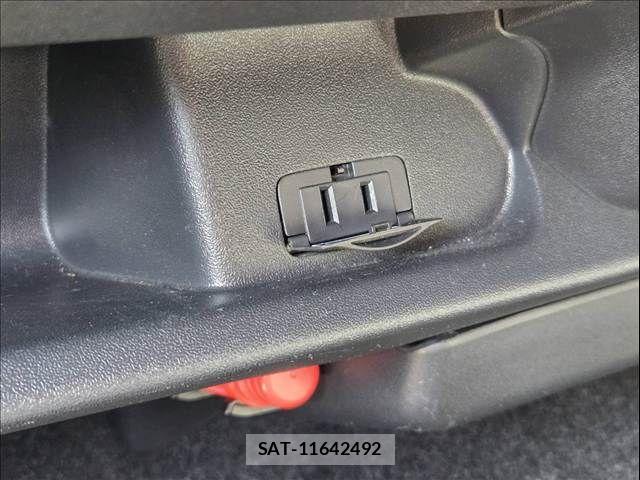 Toyota REGIUSACE VAN 2019-05 8209854-18
