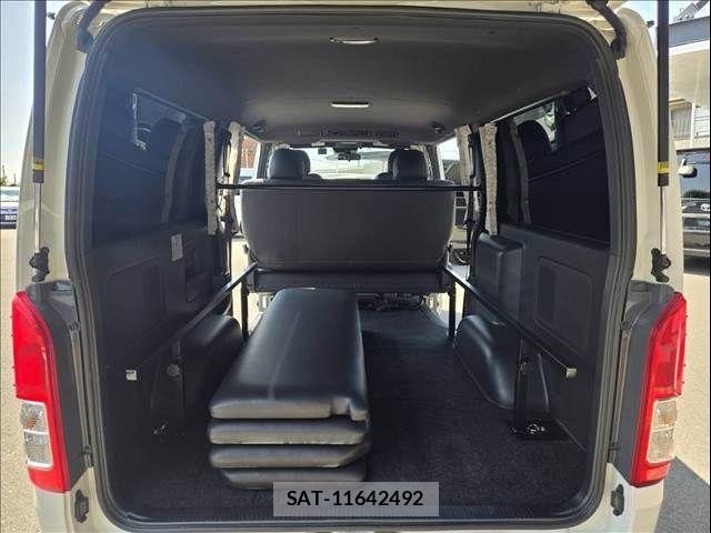 Toyota REGIUSACE VAN 2019-05 8209854-19