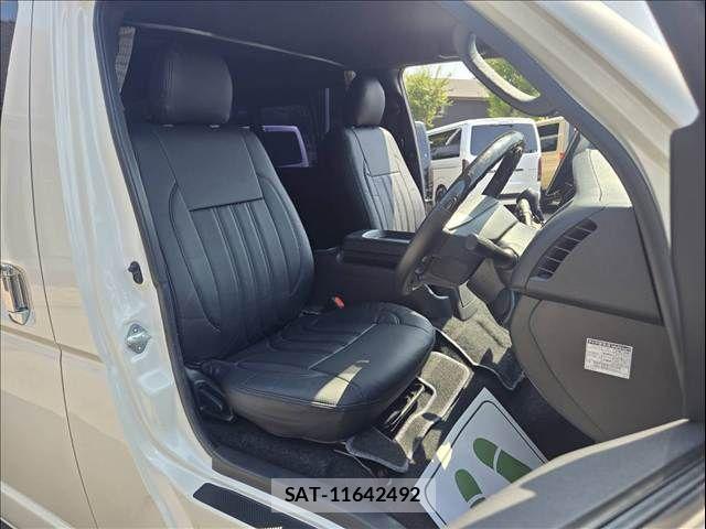 Toyota REGIUSACE VAN 2019-05 8209854-6
