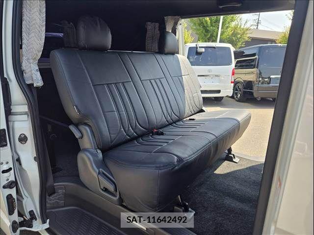 Toyota REGIUSACE VAN 2019-05 8209854-7