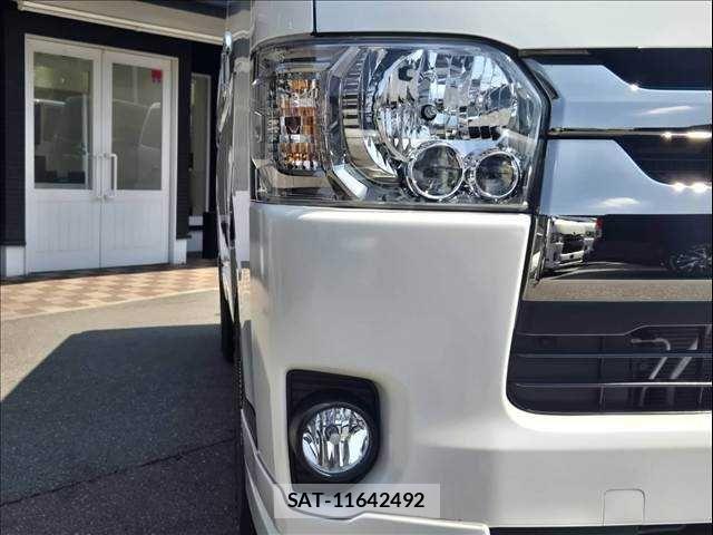 Toyota REGIUSACE VAN 2019-05 8209854-8