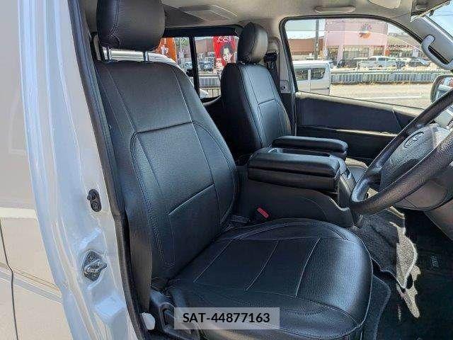 Toyota REGIUSACE VAN 2013-03 8209855-6