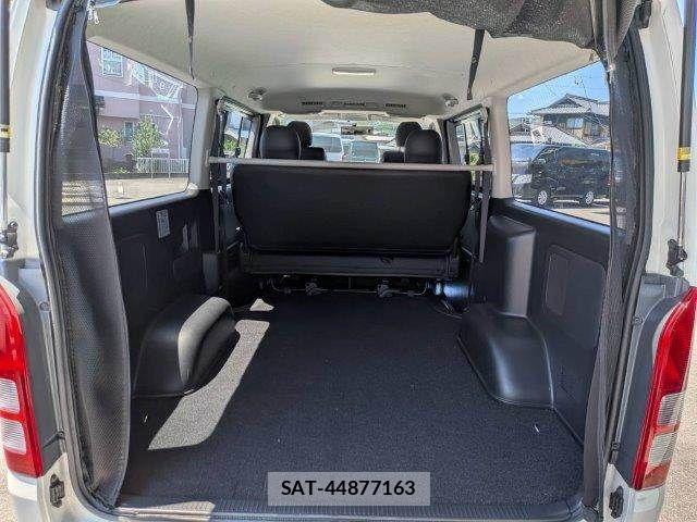Toyota REGIUSACE VAN 2013-03 8209855-8